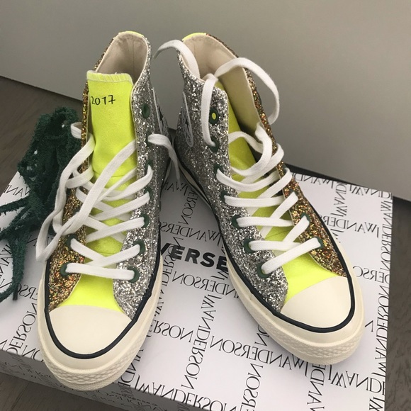 Converse - Picture 2 of 2
